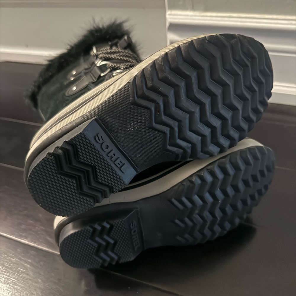 Kids Sorel Snow Boots 1Y